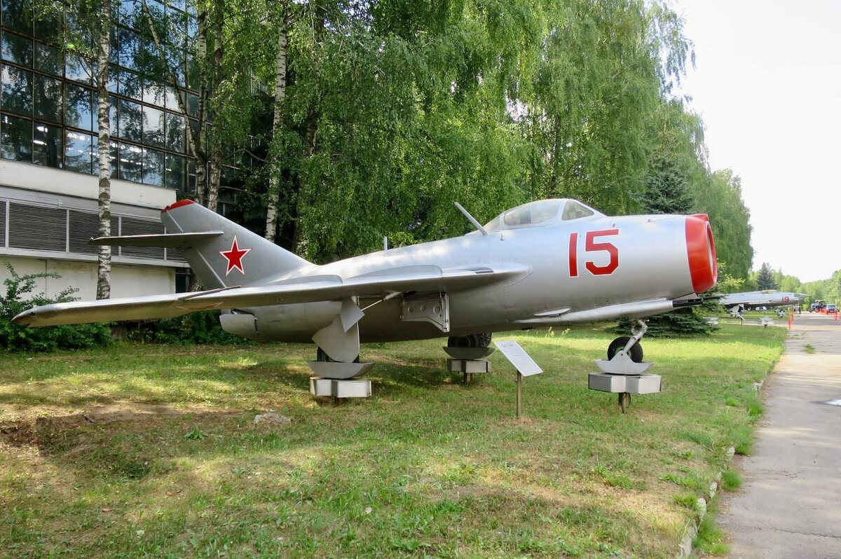 Самолёт-экспонат МиГ-15 восстановлен в 2018 году молодёжной командой волонтёров, возглавляемой Андреем Тереховым.