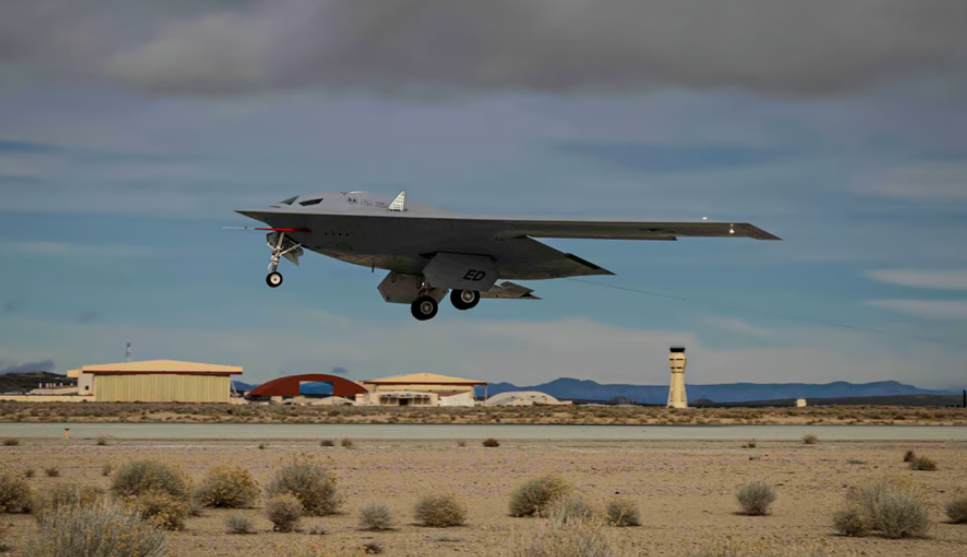 В-21 "Райдер" пока только встаёт на крыло. Но его создатели уже столкнулись с тем, что против него имеются действенные средства, практически обнуляющие его функционал. Фото Нортроп Грумман