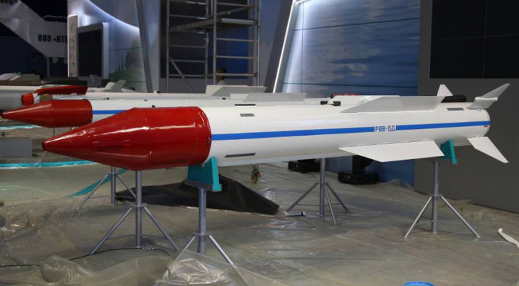 РВВ-БД, она же Р-37М с имитатором специальной боевой части мощностью 1-3 КТ. Фото КБ "Вымпел"