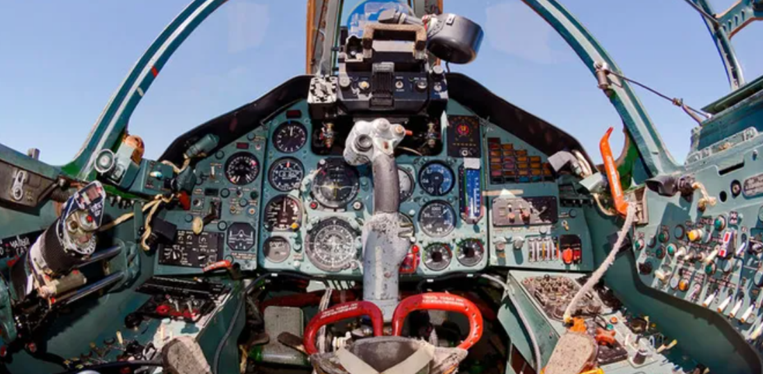 Кабина штурмовика. Вид с места пилота.