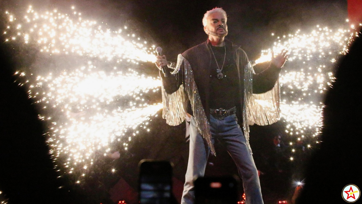 Филипп Киркоров загорелся прямо во время концерта в СПб