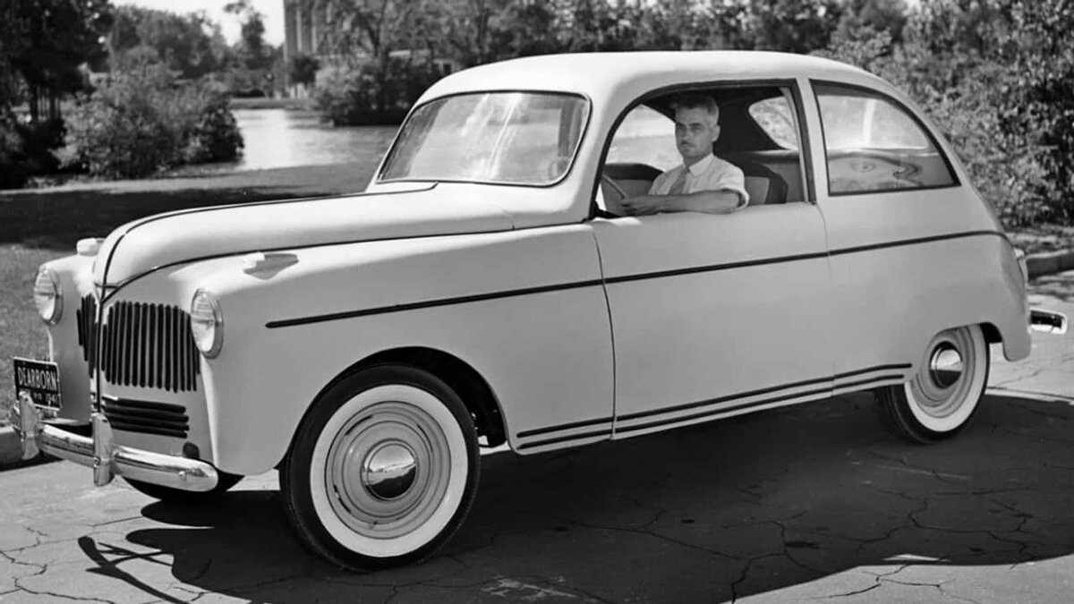Этот концепт называли то Hemp Car, то Soybean Car (конопляный или соевый автомобиль). Кому что ближе. Верно и то, и другое!