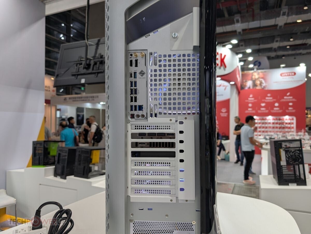    Geometric Future представила новые корпуса и ПК-комплектующие