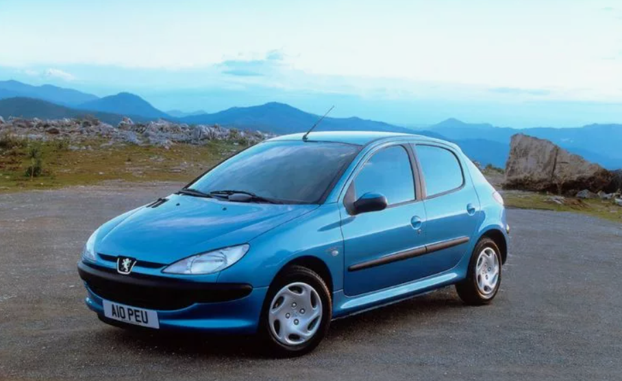 А это более свежая версия Peugeot 206