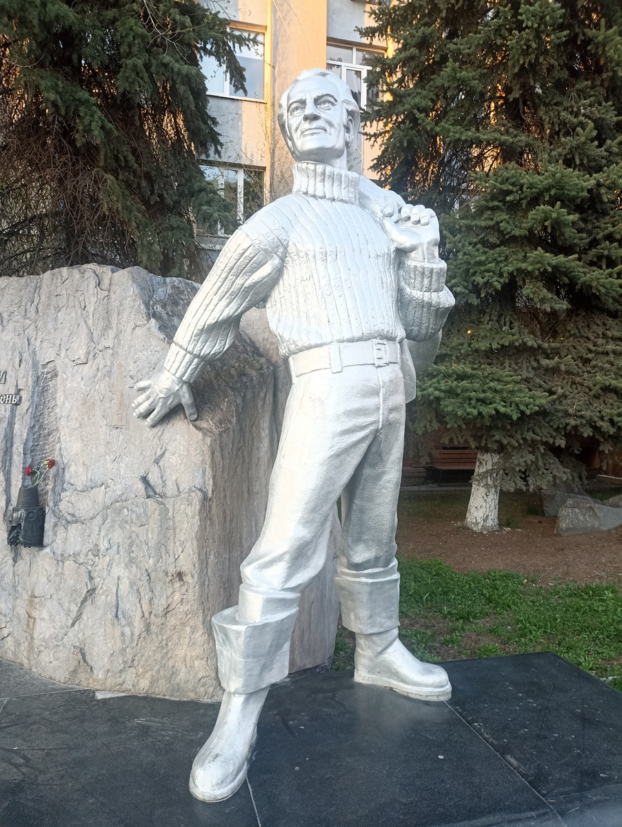 Памятник Раулю-Юрию Георгиевичу Эрвье