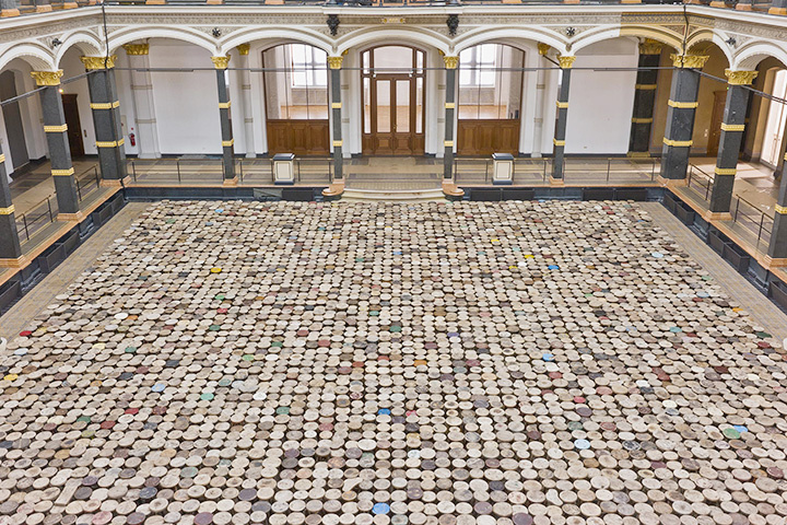 «Табуретки» Фотография: www.highsnobiety.com