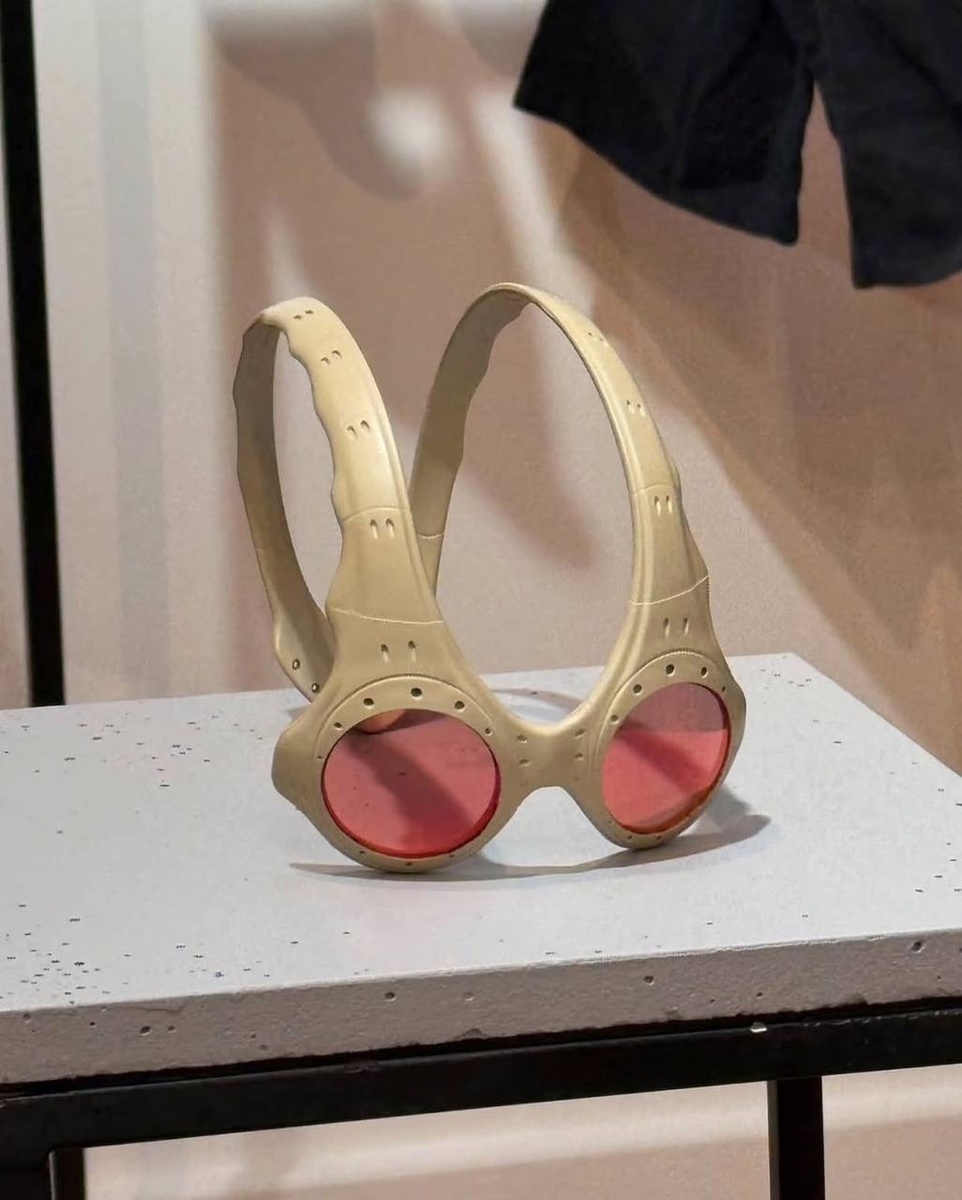 Oakley и Piet возвращают культовые очки Over The Top к 25-летию модели