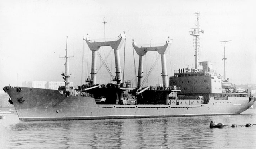 Однотипное спасательное судно пр. 536 в Севастополе.  Фото:  https://www.kchf.ru/photos/photo_spasat/rudnicky_02.htm