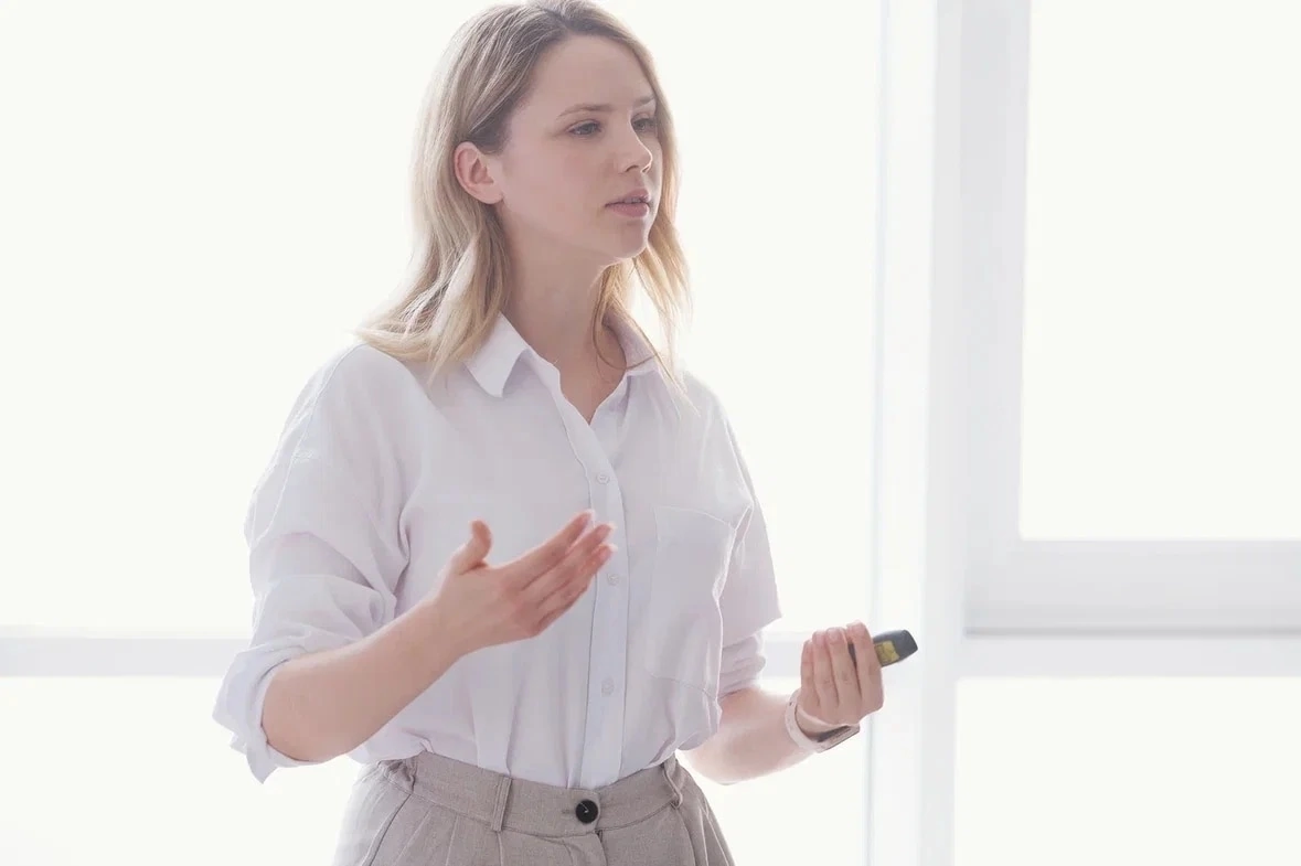 Нина Васалатий, карьерный консультант, за 12 лет помогла 1600+ людям найти работу мечты: http://nina-career.ru/