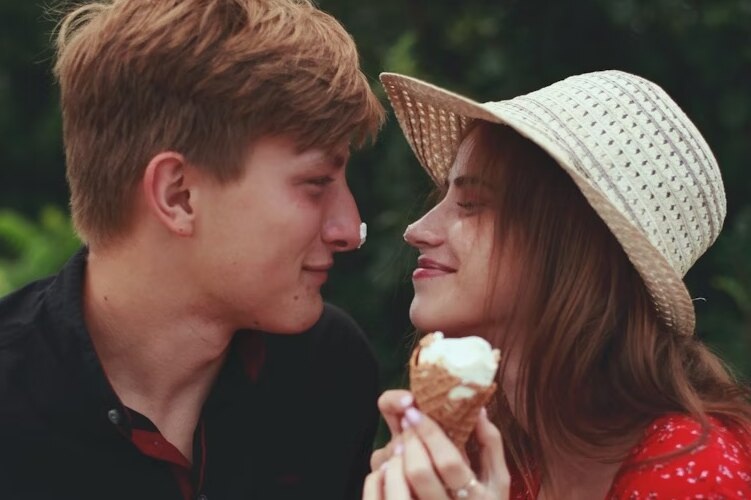     Какого цвета должна быть одежда на первом свидании? Узнайте ответ для мужчин и женщин!