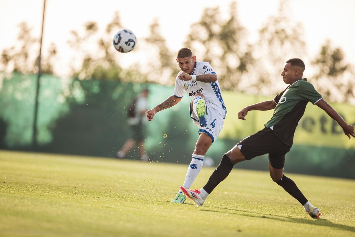 Хуан Касерес и Виктор Са