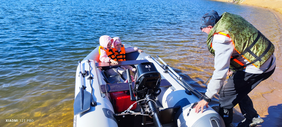 уселись красотки