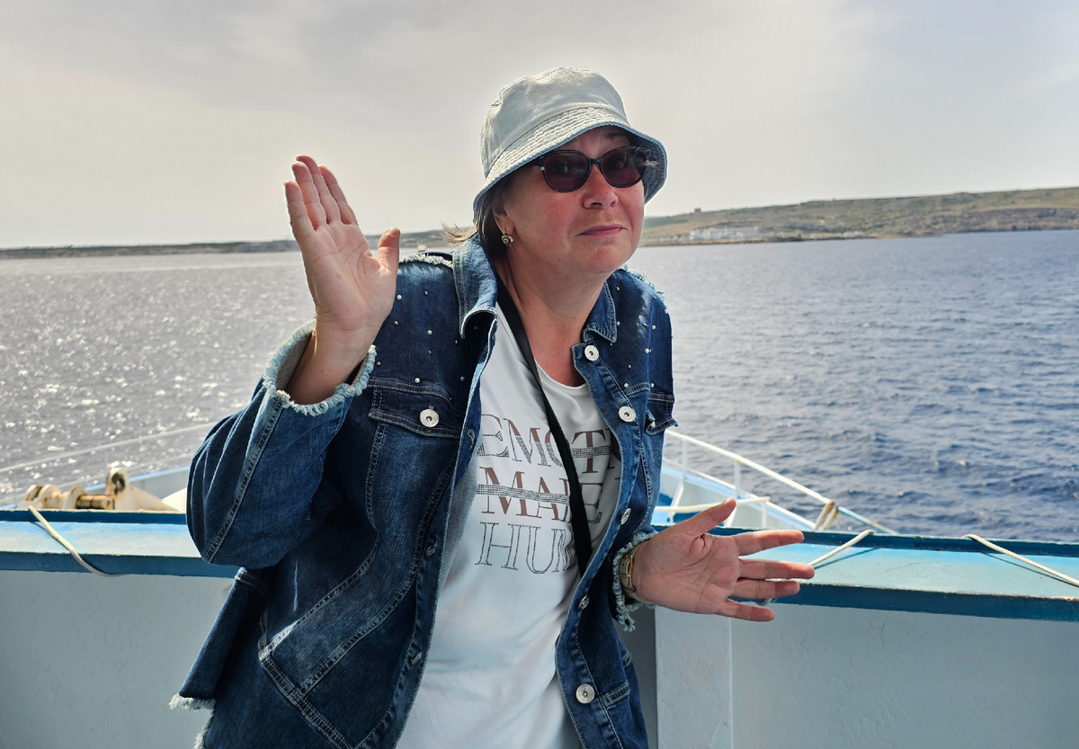 Только руками развести омталось