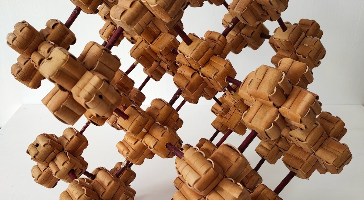 «Современное искусство из бересты» – фрагмент изделия. Изображение предоставлено музеем-заповедником «Малые Корелы»