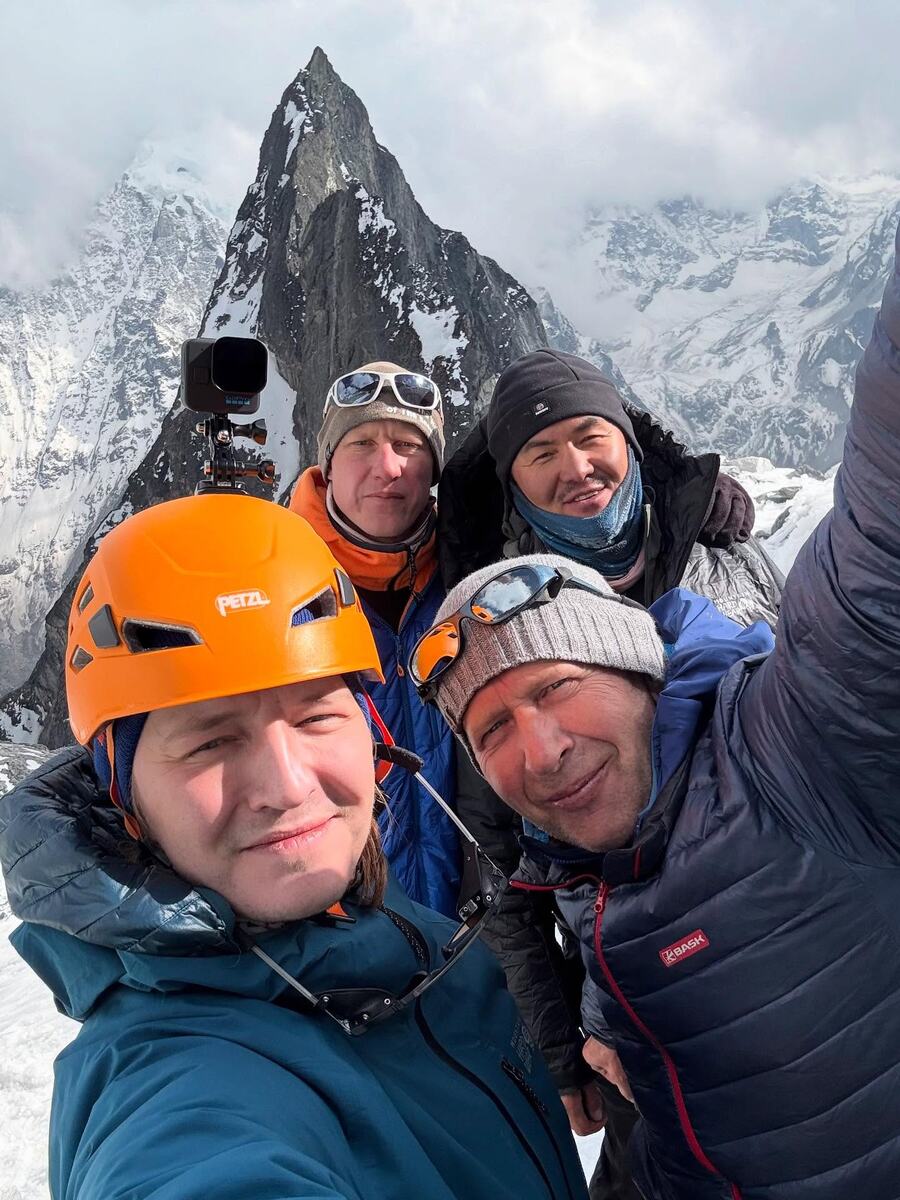 Наша команда. С поднятой рукой- Кошеленко, самый серьезный- Лончинский. Фото: Фарит Налимов