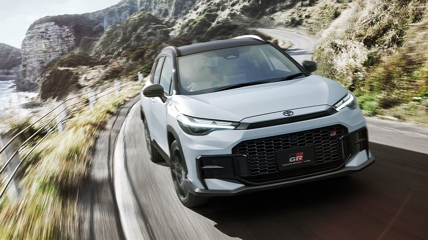    На фото: Toyota Corolla Cross GR Sport (версия для японского рынка)
