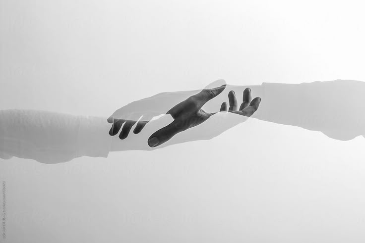 Доверие — как светлячок в ладонях. Не сжимай слишком сильно