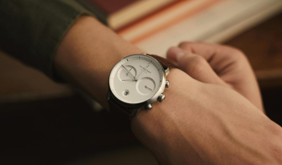     Часы, духи, кеды: три детали, которые расскажут о вас больше, чем соцсети