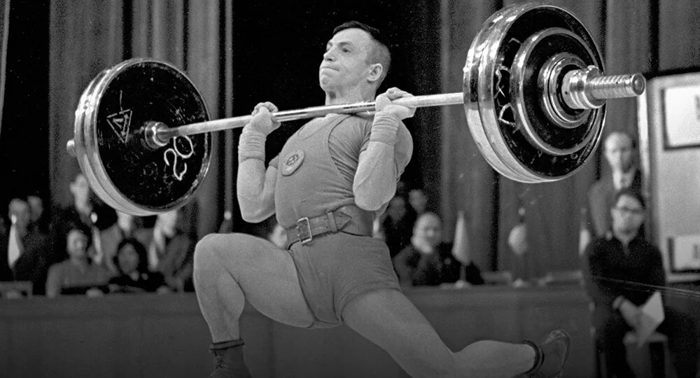 Олимпийского чемпиона убил собственный сын. Алкоголь разрушил жизнь советского штангиста