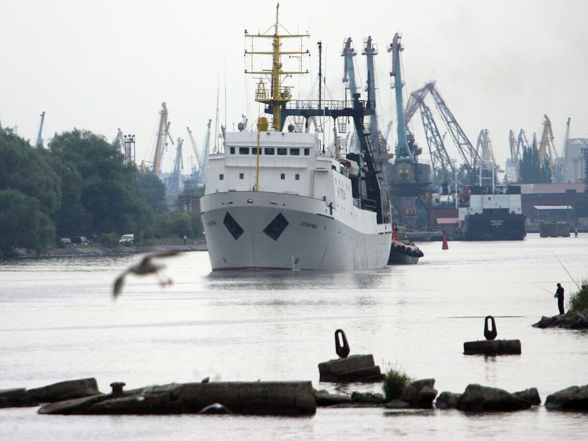    Научно-исследовательское судно "Атлантида" отправляется в Юго-Восточную часть Тихого океана© РИА Новости