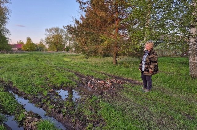    Елена Жукова встретила корреспондента «АиФ-Владимир» и сопроводила в деревню Фото: Фото автора