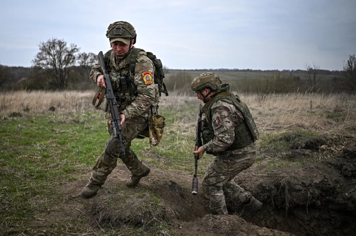    Бойцы ВС РФ