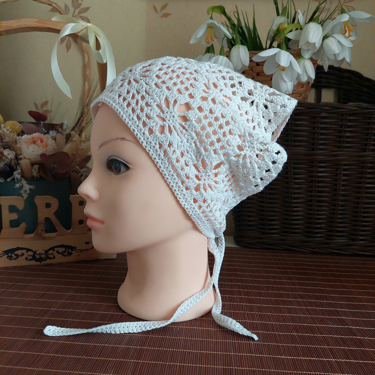 Ажурная косынка из хлопка.