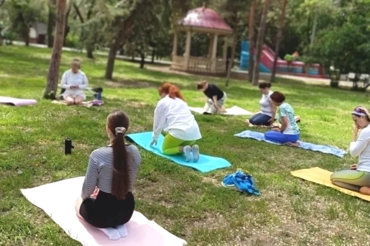    Йога, живопись и поисковики – программа выходных в Комсомольском саду