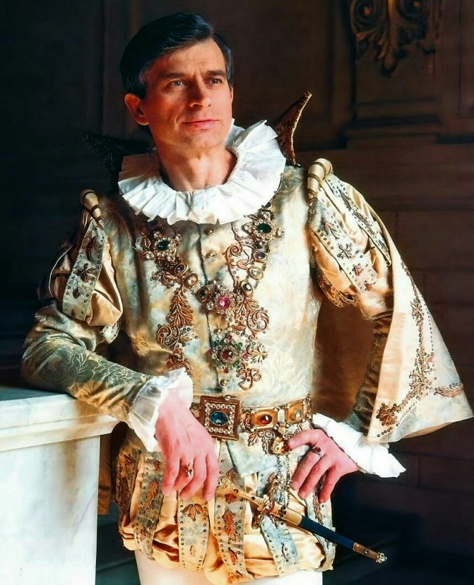 Анатолий Соловьяненко в роли Герцога из оперы Джузеппе Верди «Риголетто».  