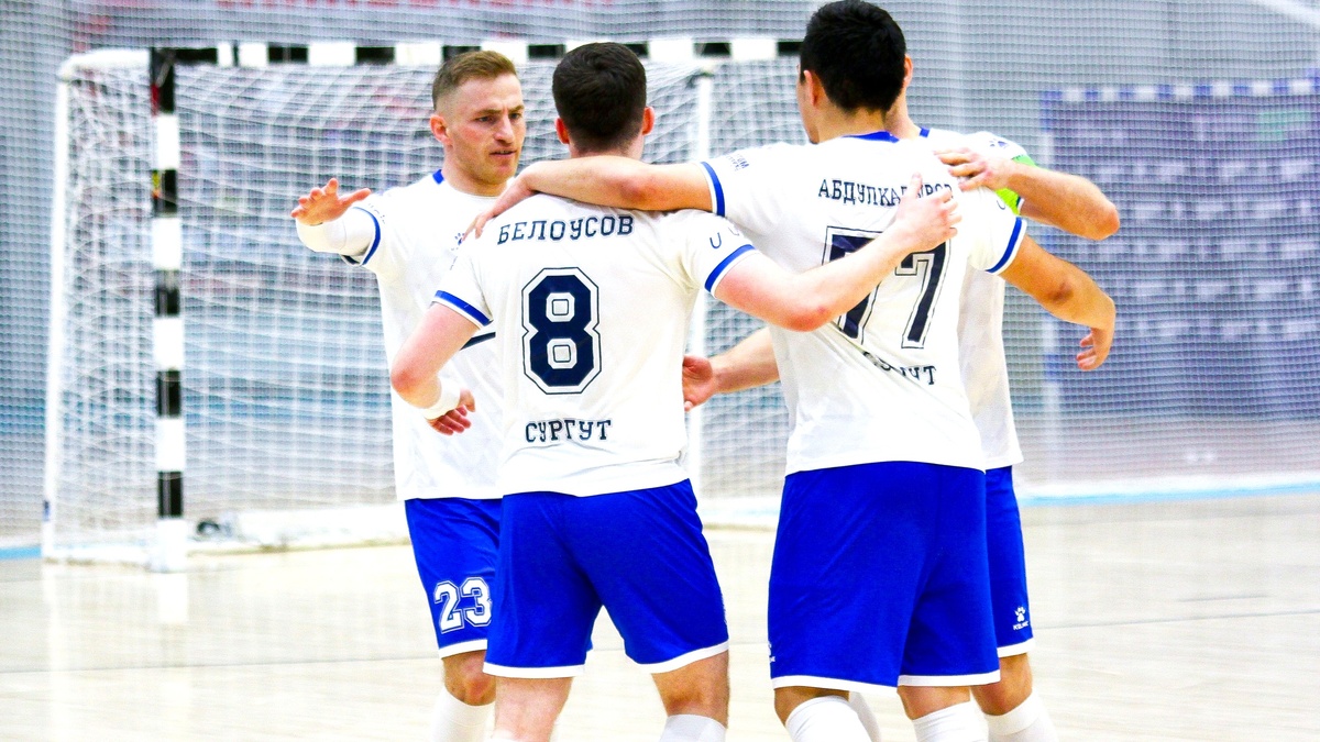    Футболисты из Сургута поборются за титул чемпиона Высшей лиги