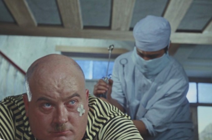 Кадр из фильма «Кавказская пленница, или Новые приключения Шурика». 1966 год. Режиссёр Леонид Гайдай. 