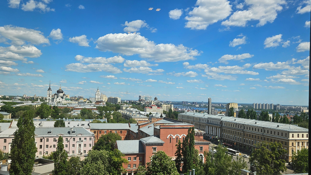 Город-сказка. Вид из окна нашего конференц-зала. Хотела показать гостям красоту города).