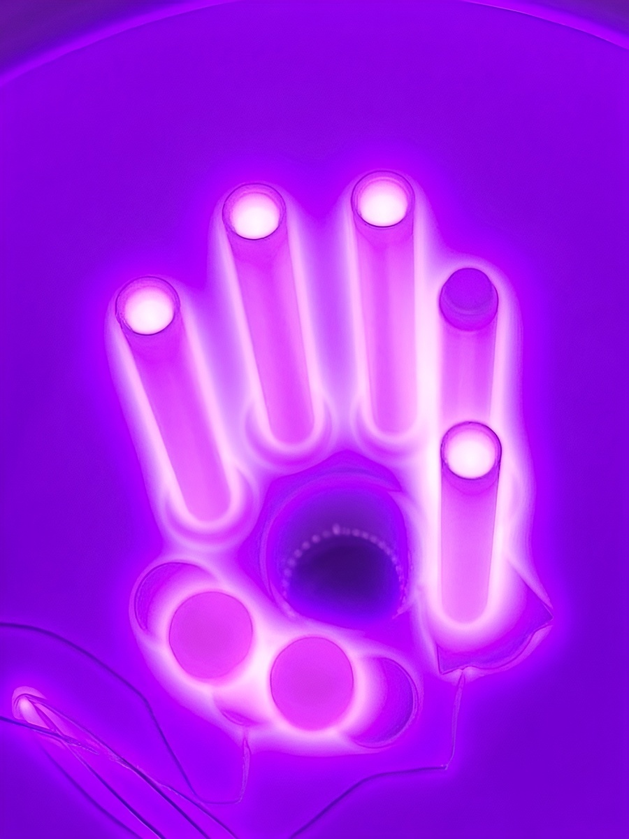 Детали титанового посоха в процессе ионного азотирования