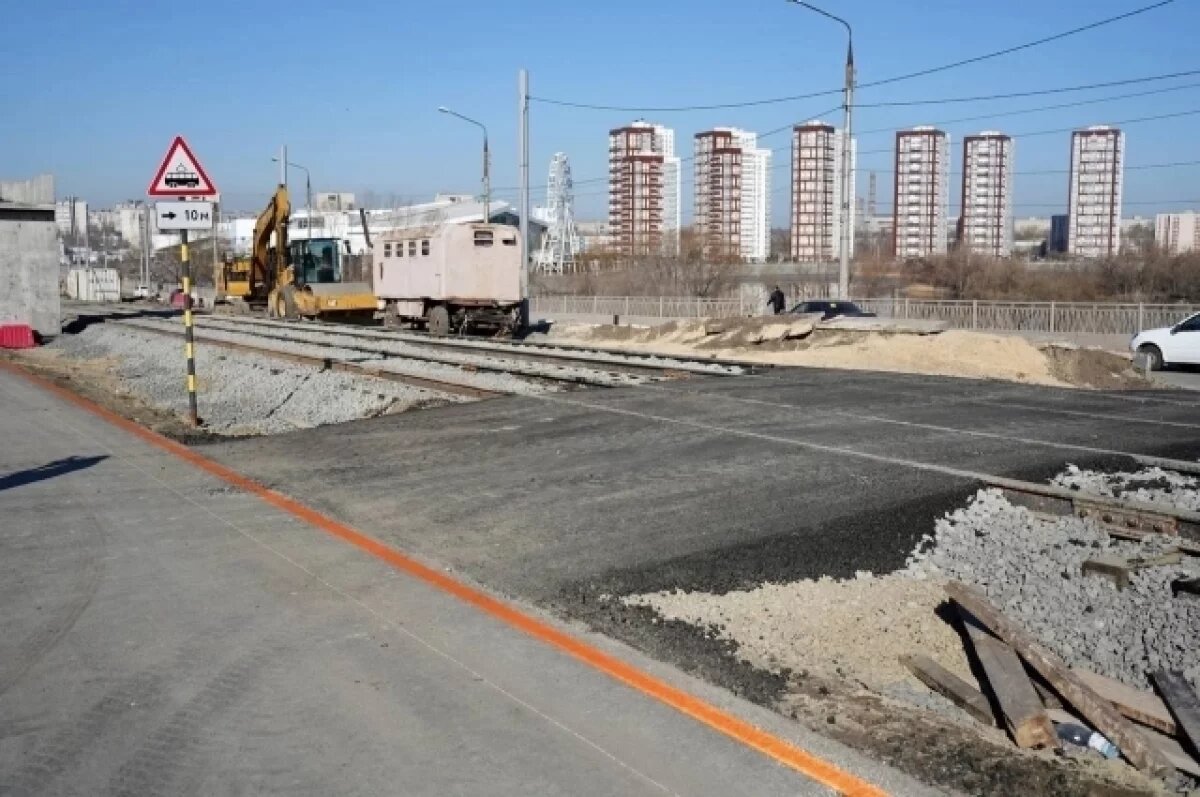    На левом путепроводе «минаевского» моста делают фундамент для новых опор