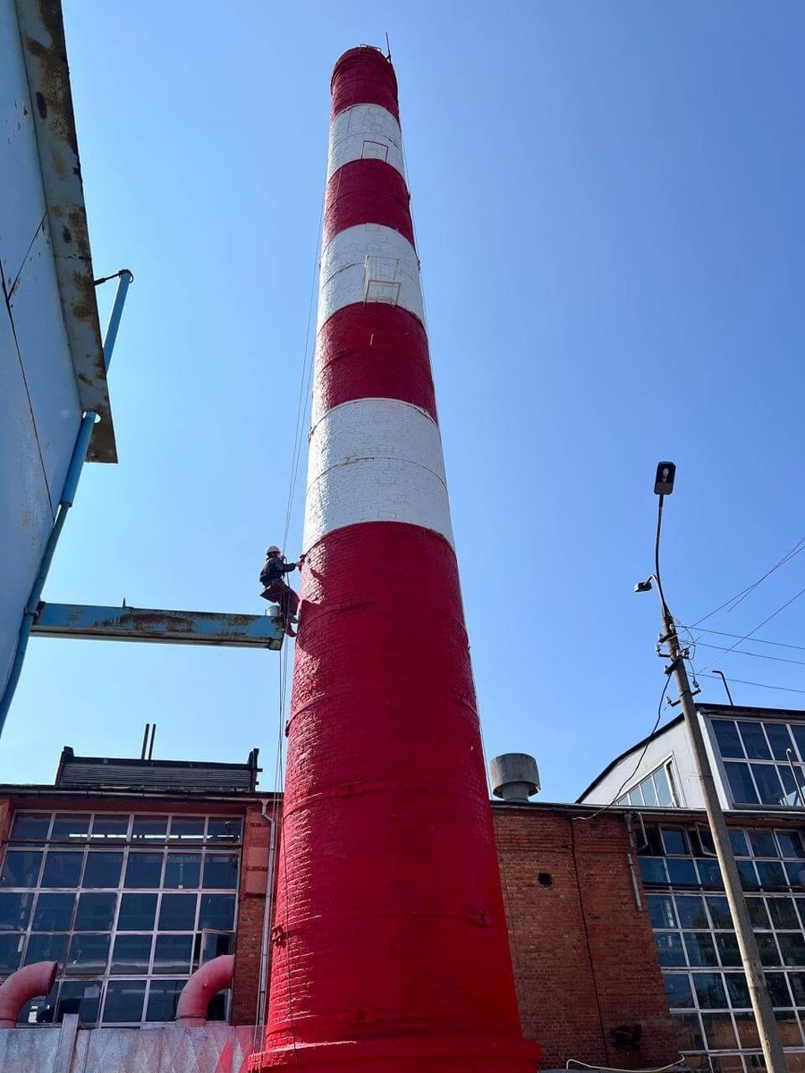 Ремонт дымовых труб методом промышленного альпинизма от компании «Стены и Фасады»