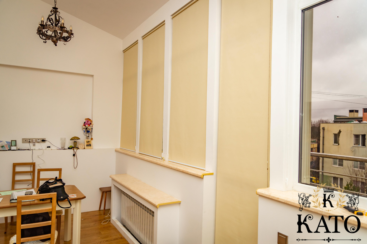 рулонные шторы в гостиную