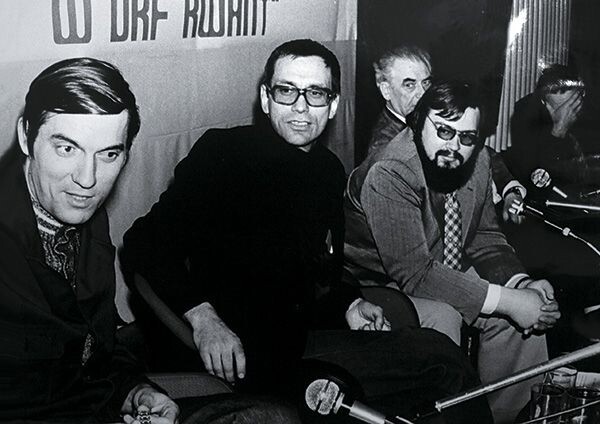 Требования, которые Андрей Сергеевич предъявлял команде на съемках фильма «Романс о влюбленных», заставляли выкладываться по максимуму. Так что фантастический успех картины меня не удивил. С Андреем Кончаловским