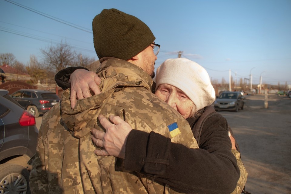 Гражданских надо бы побыстрее превратить в военнослужащих, что и должны сделать мобильные, а можно называть их уже и мобилизационными, блок-посты Фото: Shutterstock