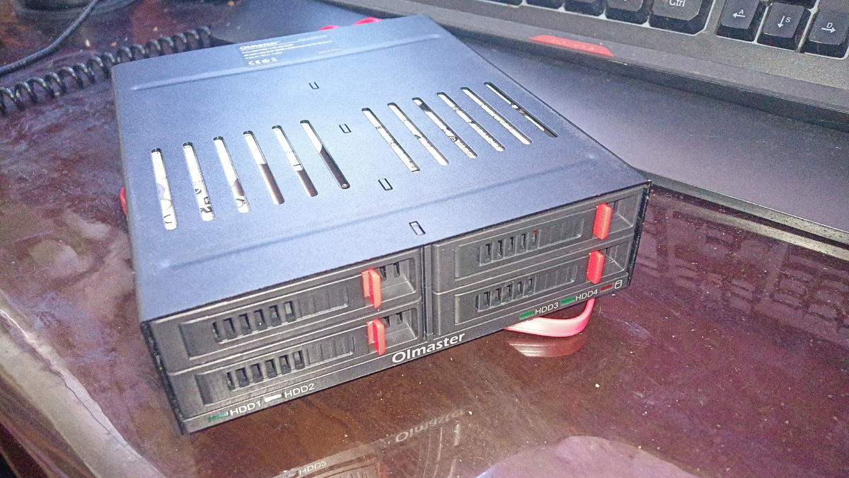 Собственно вот она. За качество фото не приношу извинения - камера не работает, снимаю на телефон.