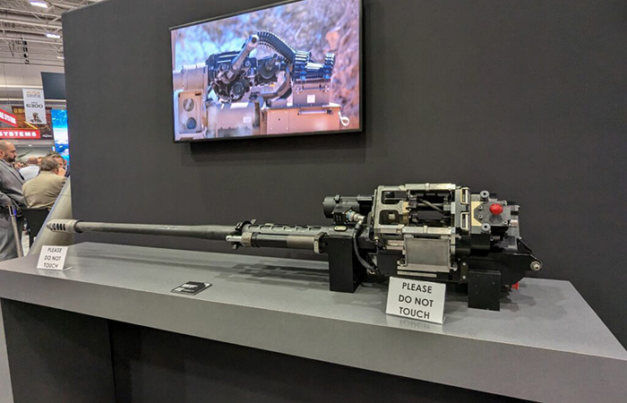 Новая пушка М230 с двойной подачей боеприпасов./ Фото: euro-sd.com