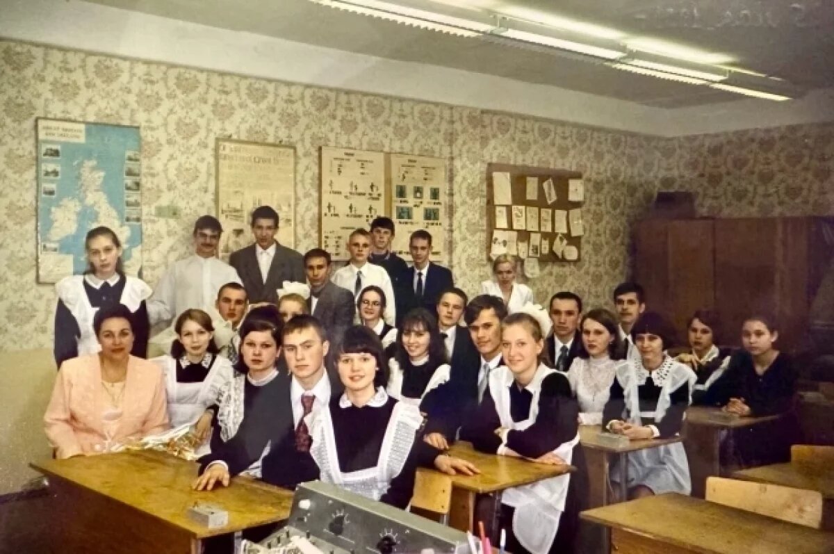    Мэр Перми Эдуард Соснин опубликовал свои школьные фото