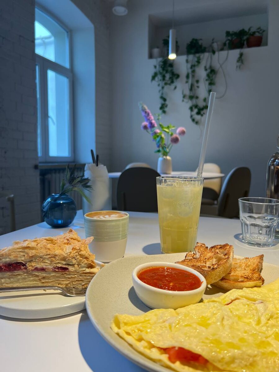 Лучший завтрак в городе Астрахань по отзывам в интернете. Кафе "Сойка". Личный фотоархив автора.