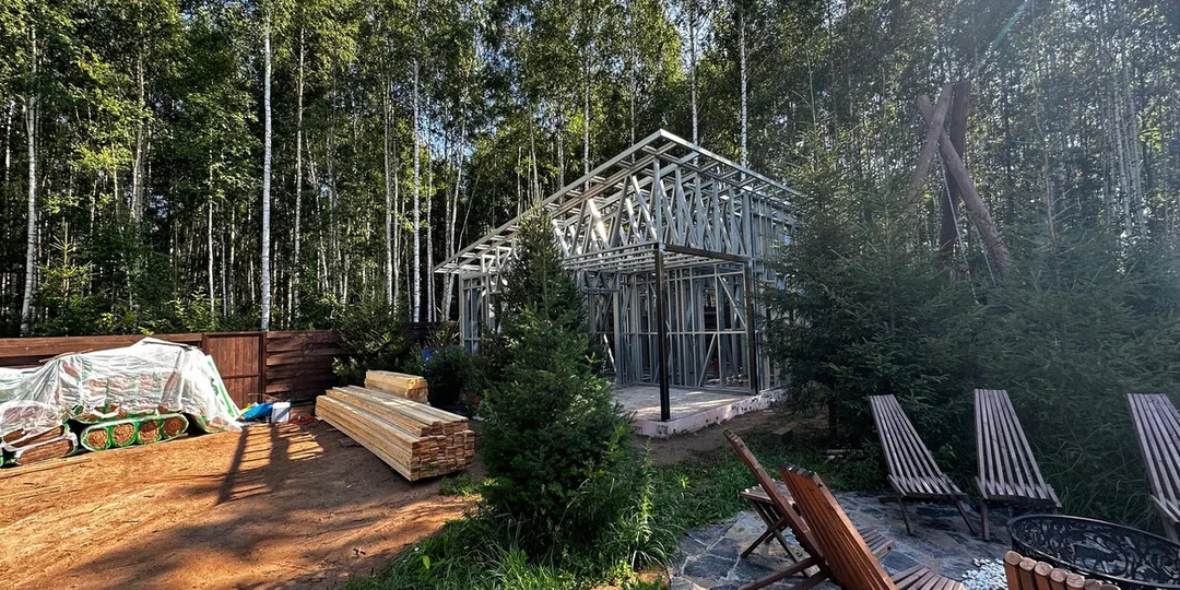 Как выбрать идеальный стиль фасада для загородного дома в 2025 году: от классики до современности