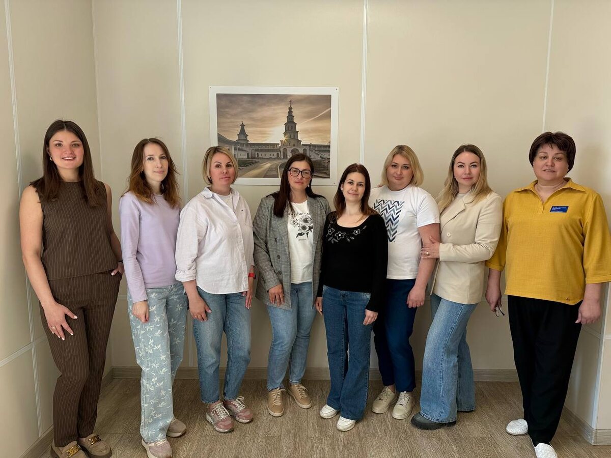 Кадровая служба — это настоящие маги организации. Они могут все: от поиска талантов до создания команды мечты. В их руках — ключ к успеху любой компании. Настоящие волшебники в мире бизнеса!