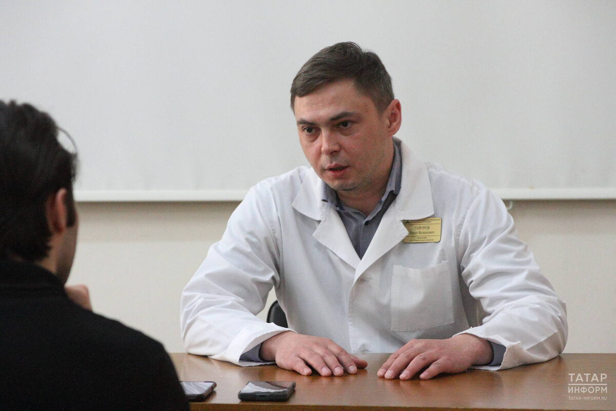 Ренат Гафуров: «Существует шизофреноподобное расстройство. Оно возникает из-за отстроченных последствий травм, отравлений и болезней, повлиявших на головной мозг»Фото: © Михаил Захаров / «Татар-информ»