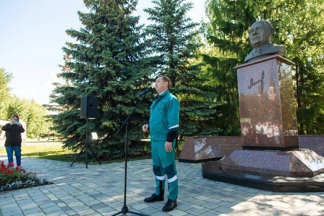Марат Фаляхов: «Мы продолжаем дело Николая Лемаева – создаем новую историю нефтехимии России, несмотря на вызовы. Все трудности превращаем в новые возможности»