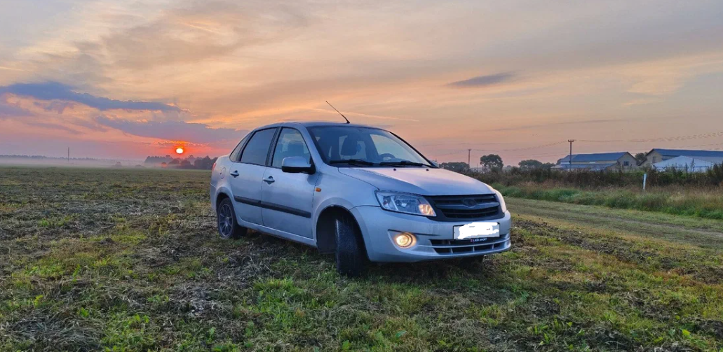 Я счастливый владалец Lada Granta I 2012