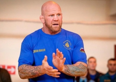    Джефф Монсон пообещал открыть спортивную школу в Донецке. Американцы не понимают, что именно Украина является агрессором