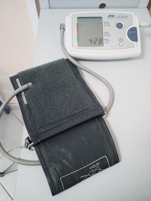 Что изменилось в медицине с 2025 года по срокам оказания помощи и как это поможет вам попасть к врачу быстрее