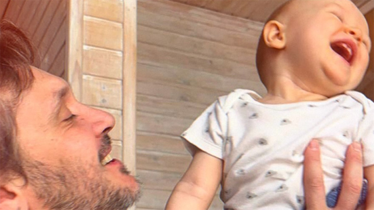 Максим Траньков с сыном Лео. Фото: соцсети Максима Транькова